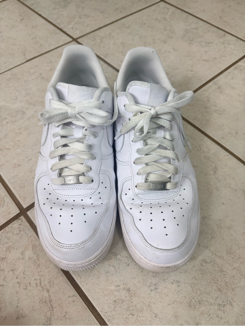 Nike Men’s White Low-Top Leather Sneakers
